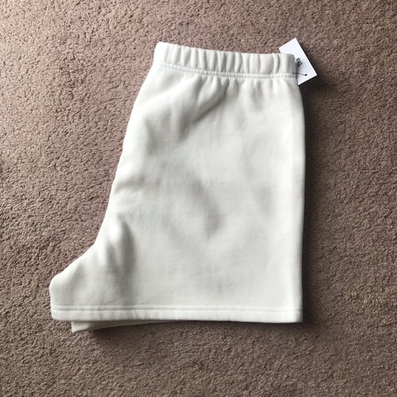 2 X NWT Aritzia TNA CozyAF Perfect High-rise Shorts - Picture 3 of 3